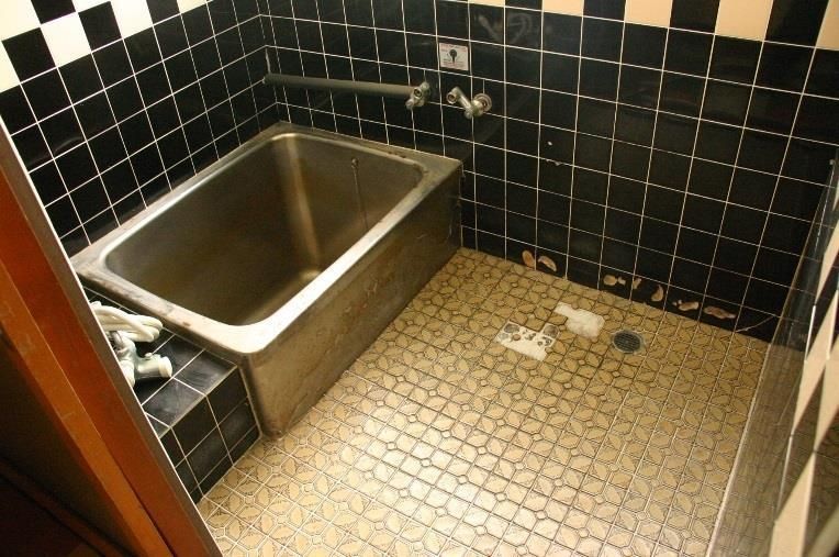 Fixer-Upper House for Sale in Hachimori Town, Akita - 500,000 Yen - Thumbnail 3
