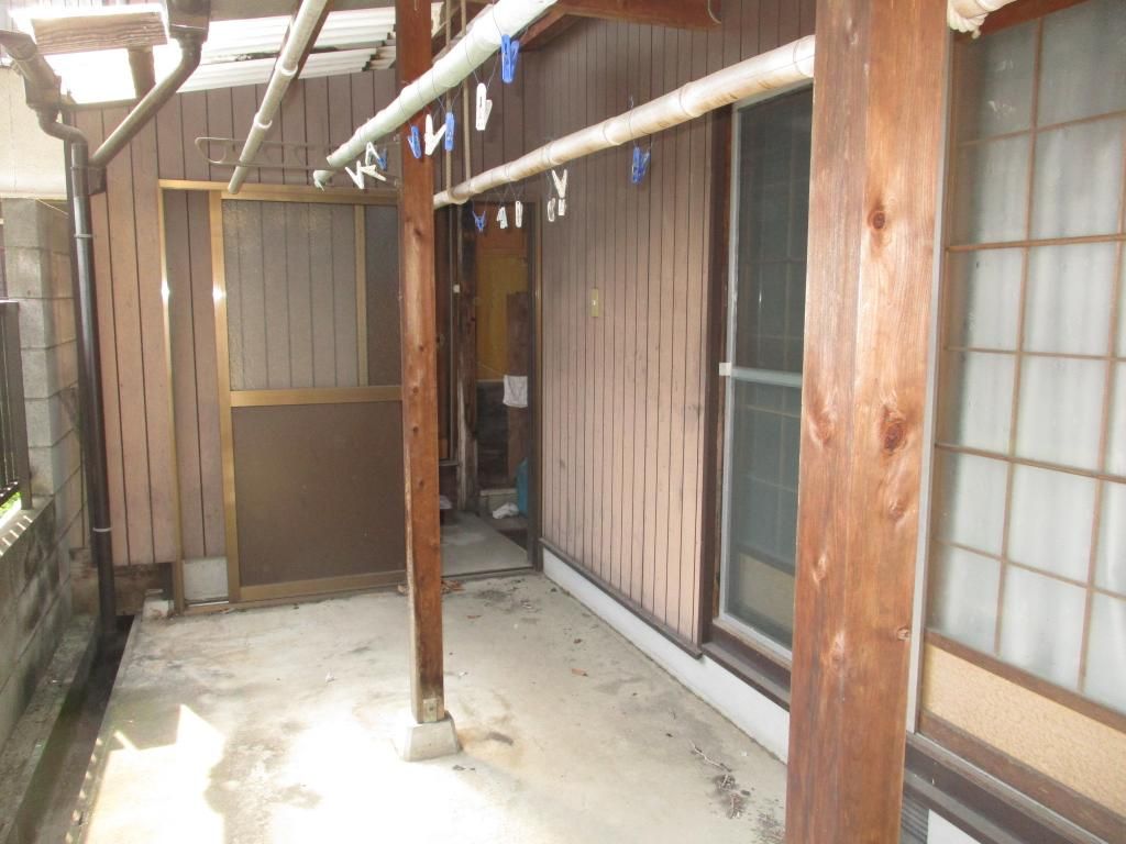 2-Storey 6DK House for Sale in Kasaoka, Okayama - Akiya Bank - Thumbnail 2