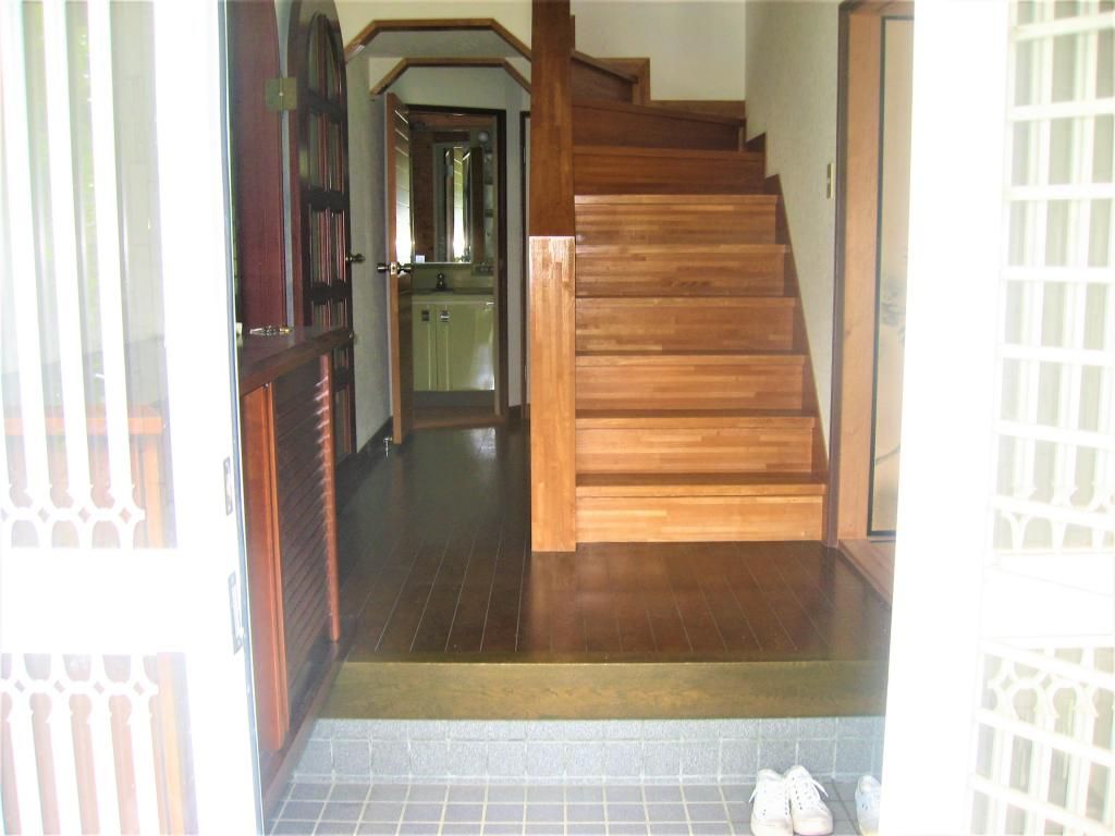 Spacious 6LDK House with Garden for Sale in Uwajima, Ehime - Thumbnail 2
