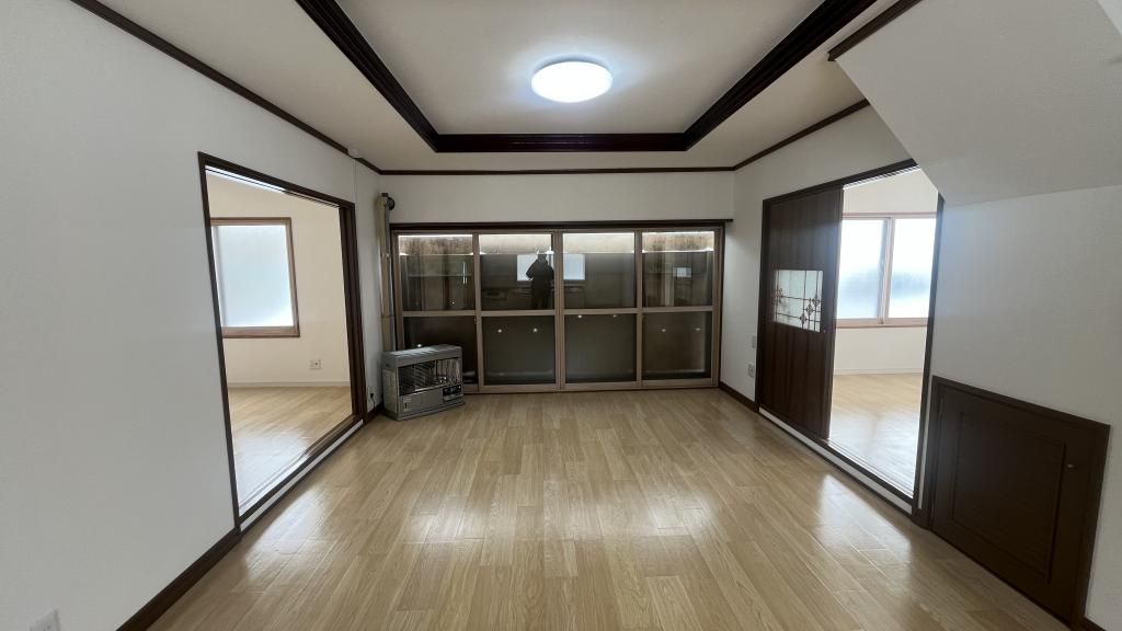 5LDK House for Sale in Kuriyama, Hokkaido - 282 sqm Land - Thumbnail 3