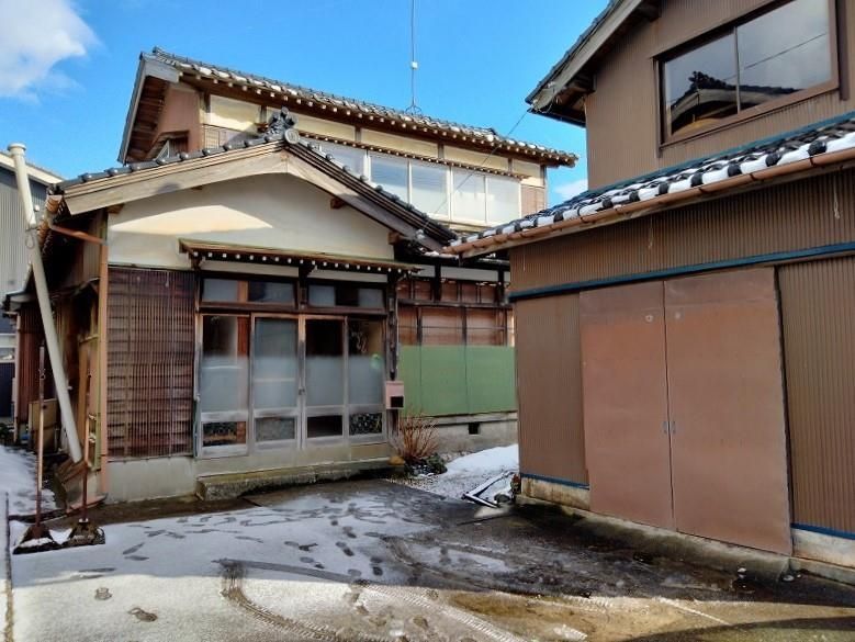 6LDK Traditional House with Shed in Asahi, Toyama | Negotiable Price - Thumbnail 2