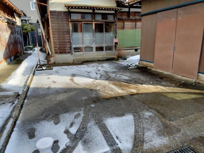 6LDK Traditional House with Shed in Asahi, Toyama | Negotiable Price - Thumbnail 4