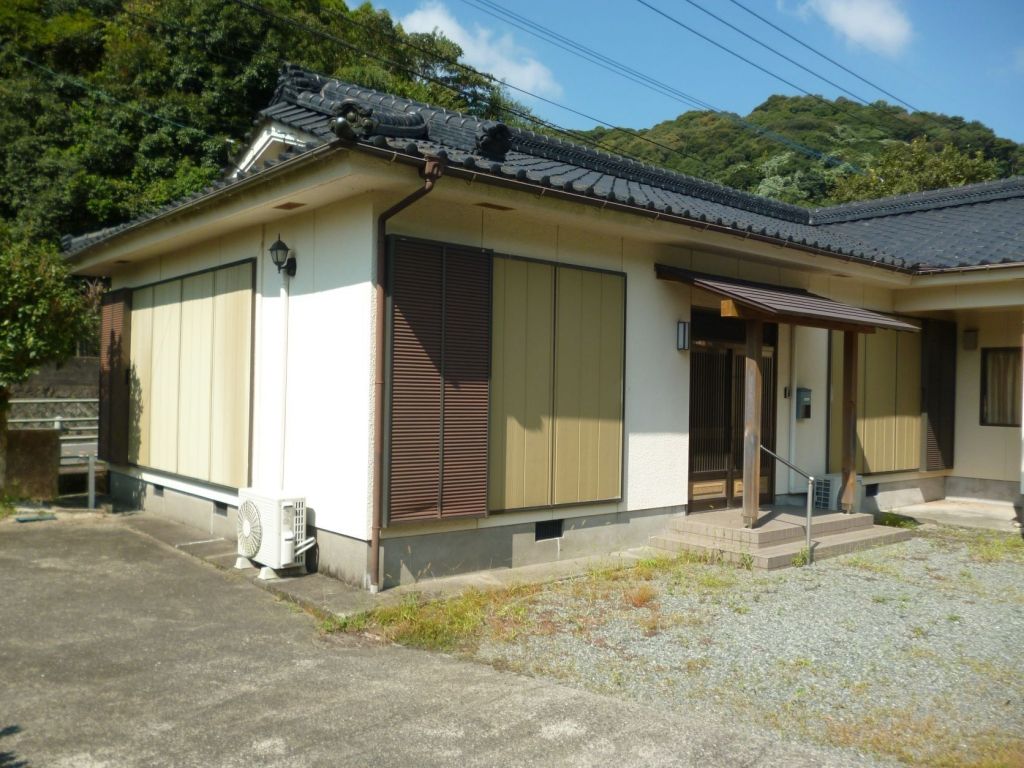 6LDK House for Sale in Ichikikushikino, Kagoshima - Thumbnail 3