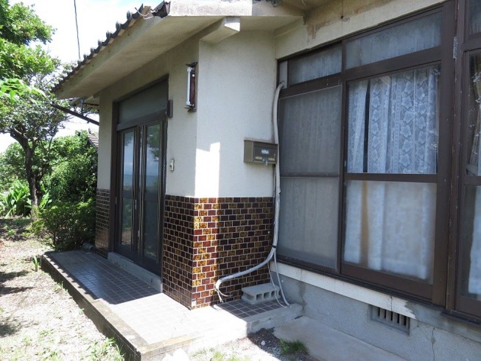 Spacious 4DK Detached House on Large Corner Plot in Bungotakada - Thumbnail 2