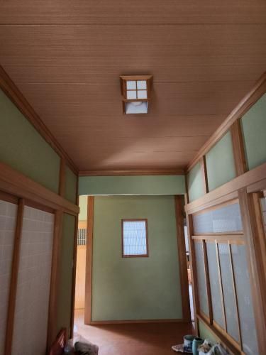Traditional 5DK Japanese House on Large Corner Lot in Tobe Town - Thumbnail 2