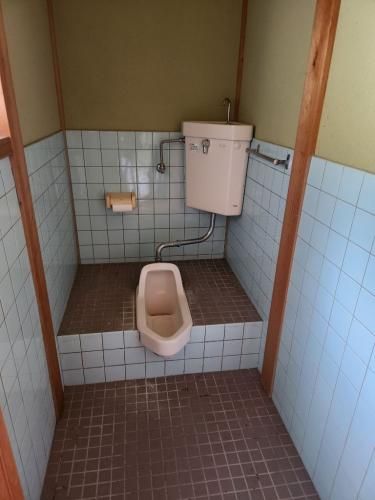 Traditional 5DK Japanese House on Large Corner Lot in Tobe Town - Thumbnail 4