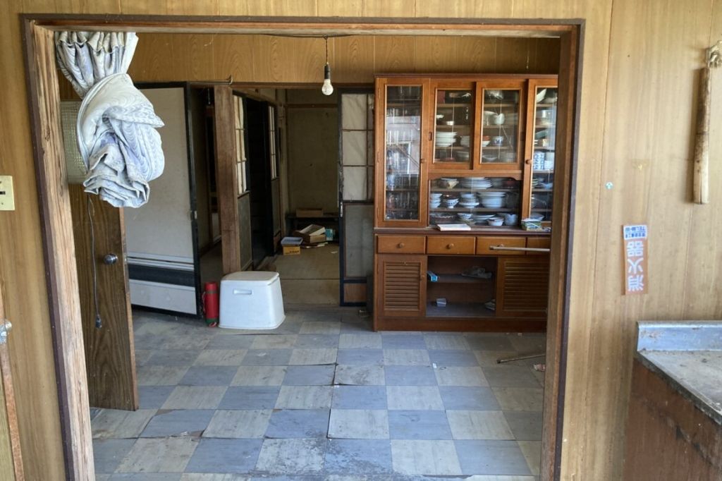 8LDK Vacant House for Sale in Sanjo, Niigata - 2 Million Yen - Thumbnail 3