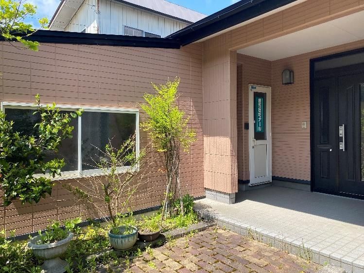 5LDK UK-Furnished House with Tea Room in Nanbu Town, Aomori - Thumbnail 2