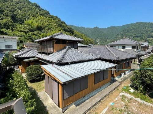 Renovated 5LDK House with Ocean View & Extra Land in Seiyo, Ehime - Thumbnail 2