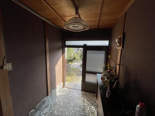 Spacious 7DK Home on 1140 sqm Land in Kinokawa, Wakayama - Thumbnail 2