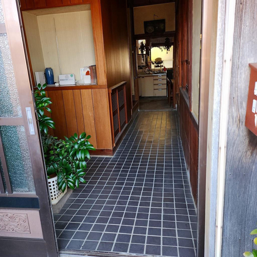 Historic 9LDK Home in Minamiawaji with Large Plot - Thumbnail 2
