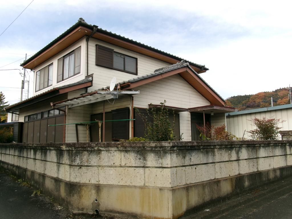 7DK House for Sale with Mt. Myogi Views in Annaka, Gunma - Image 1