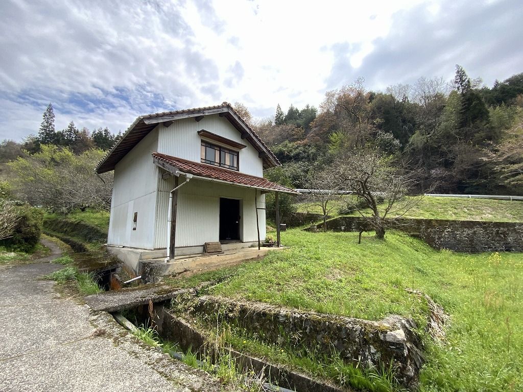 6DK Detached House for Sale in Iwakuni City, Yamaguchi - Thumbnail 2