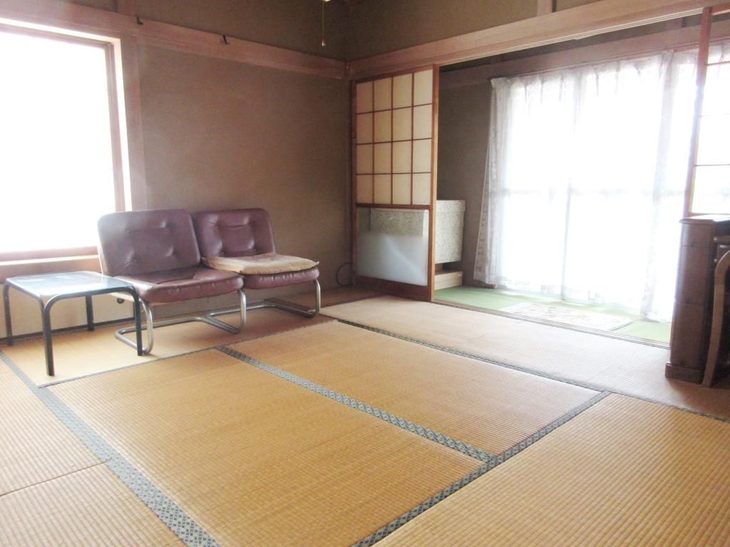 8DK Wooden House for Sale in Kasama, Ibaraki - 1052 sqm Land - Main Image