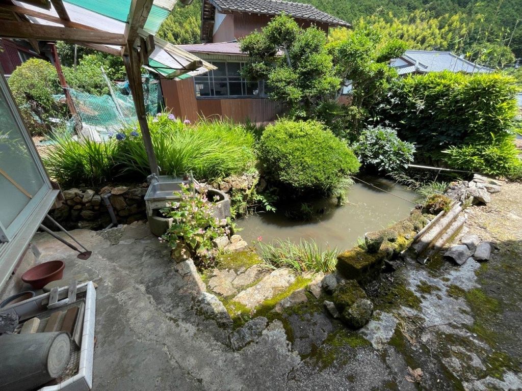 110-Year-Old Kominka with Storerooms for Sale in Seiyo, Ehime - Thumbnail 2