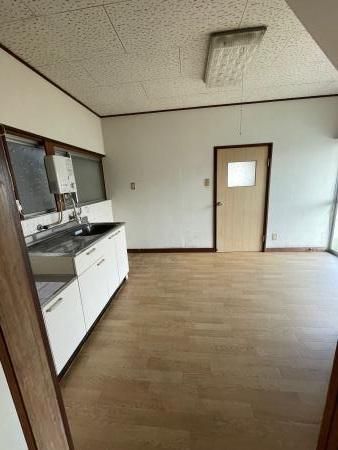 Compact 3DK House for Sale in Quiet Imabari Neighborhood - Thumbnail 3