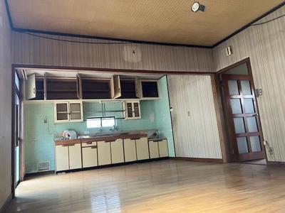 Spacious 5LDK House in Takehara City with Double Parking — Image 4, Takehara, Hiroshima