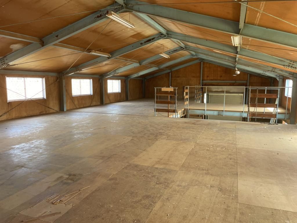 Steel Warehouse for Sale in Central Imari City - Image 1