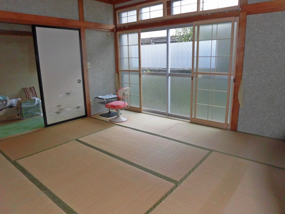 5DK House for Sale in Odate, Akita with Mountain Views - Thumbnail 2