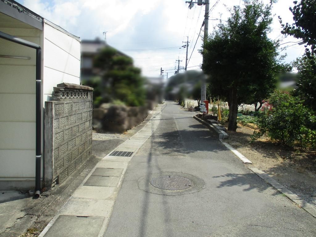 Spacious 11DK House for Sale in Higashiomi City, Shiga - Thumbnail 2