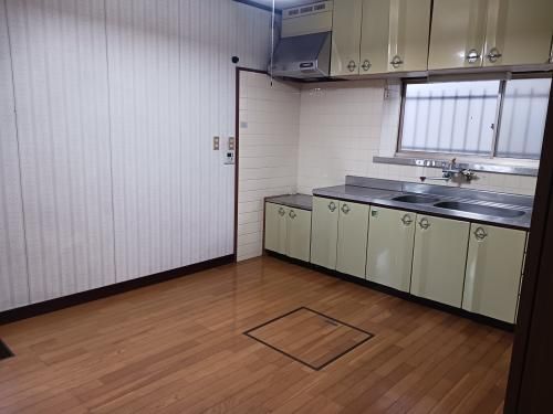 5DK Wooden House for Sale in Kinokawa City, Wakayama - Thumbnail 4