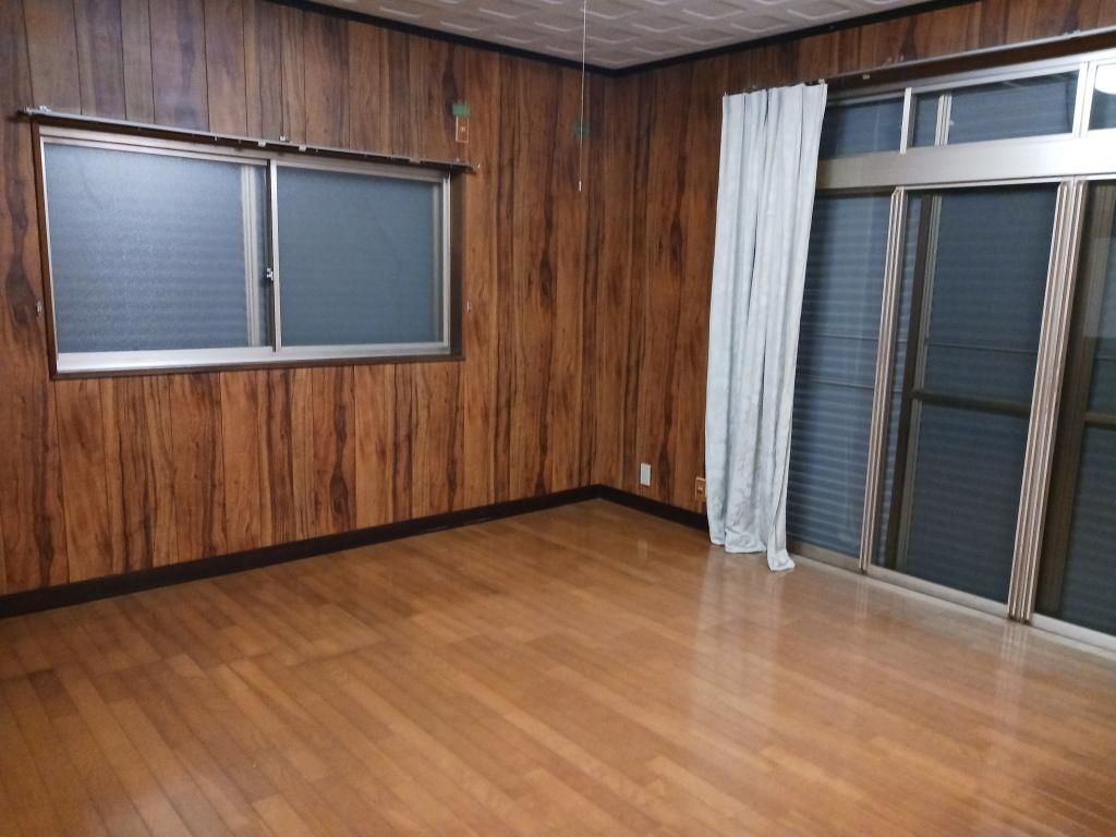 5DK Wooden House for Sale in Kinokawa City, Wakayama - Thumbnail 2