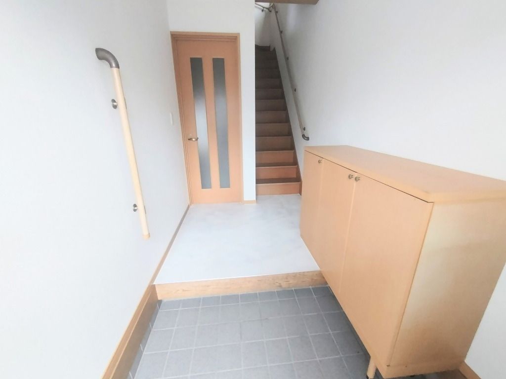 Renovated 3DK House for Sale Near Fukudai-mae Nishi-Fukui Station - Thumbnail 4