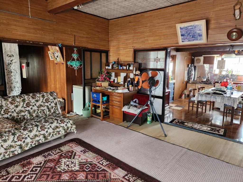 9DK House on 701 Tsubo Land in Tsugaru City, Aomori - Thumbnail 2