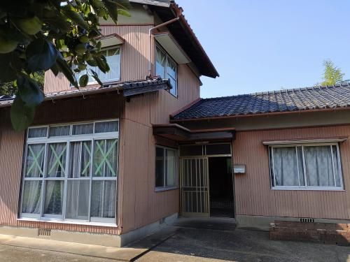 Traditional 7K Kominka with Garden and Farmland in Imari, Saga - Thumbnail 4