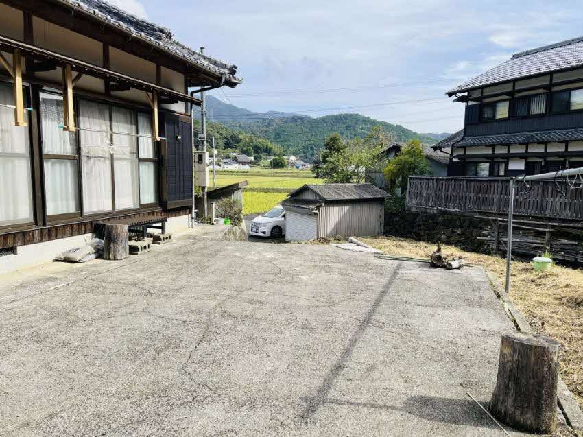 5DK House with Garden & Fields in Tranquil Uwajima, Ehime - Thumbnail 2