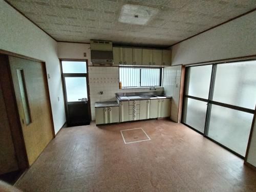 Spacious 7DK Detached House for Sale in Kizugawa, Kyoto - Thumbnail 3