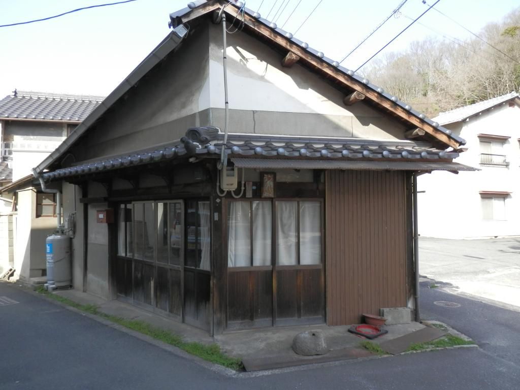 Pet-Friendly Vacant House for Rent in Kasaoka, Okayama - Thumbnail 3