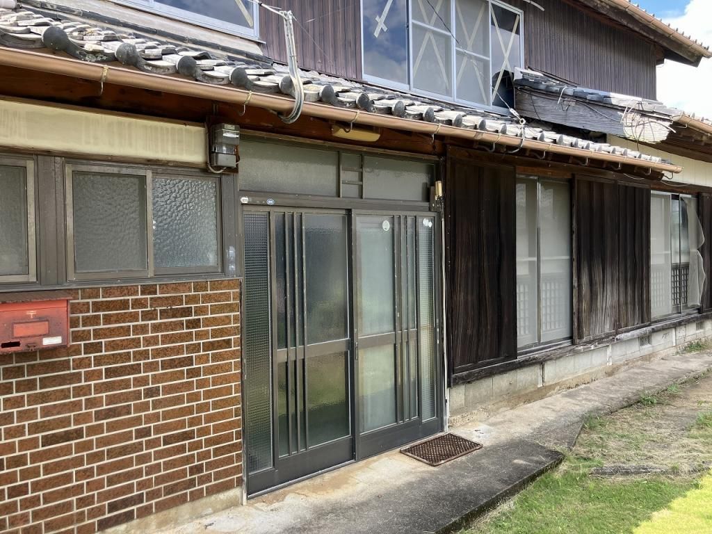 Traditional 7DK Wooden House for Renovation in Imari, Saga - Thumbnail 3