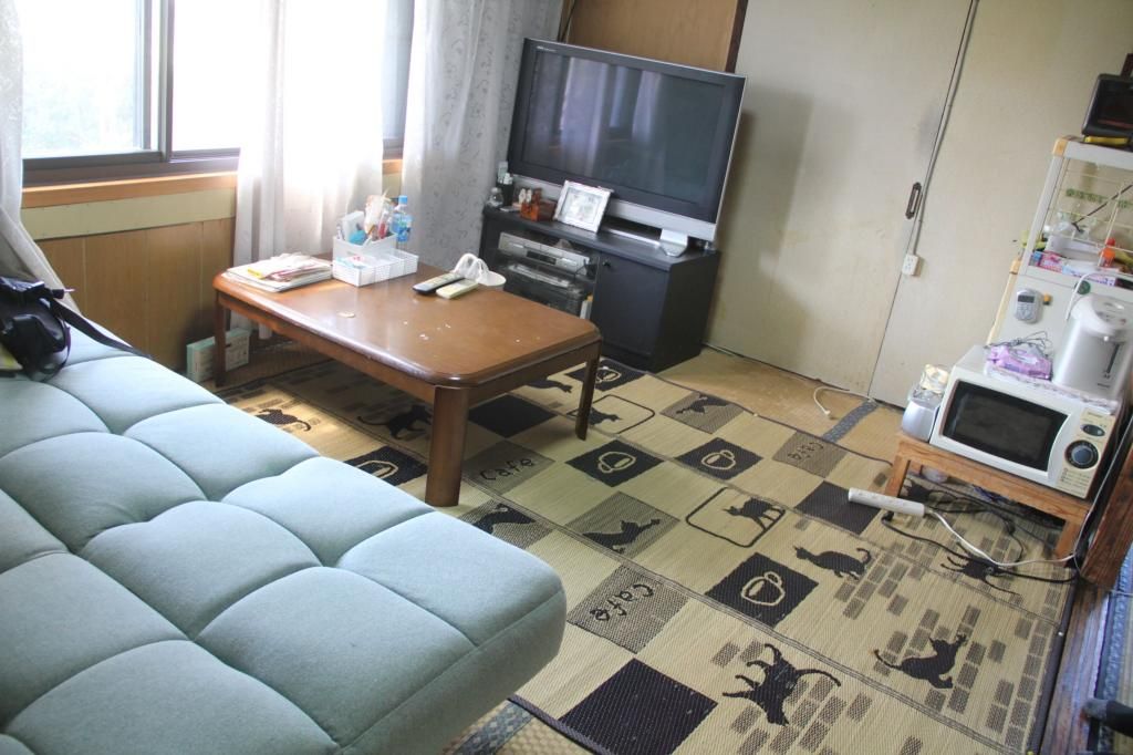 65-Year-Old 5K House for Sale in Quiet Seki City Neighborhood - Thumbnail 2