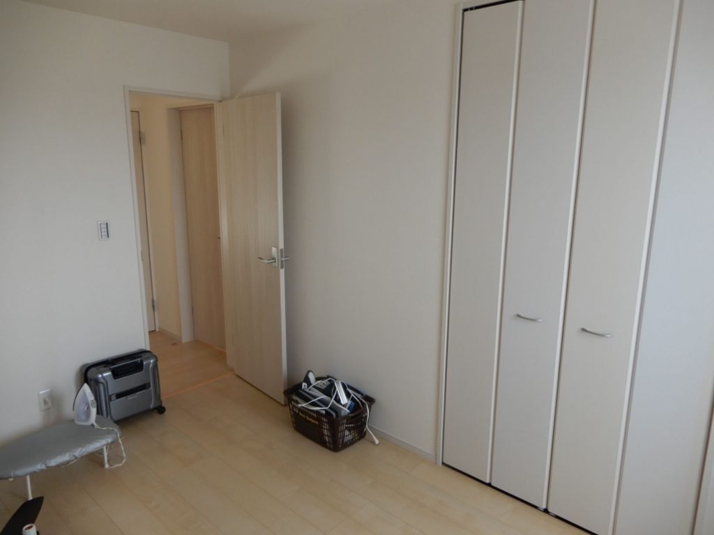 Modern 4LDK House for Sale in Tochigi City, Tochigi Prefecture - Thumbnail 3
