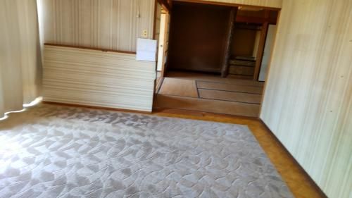5DK House for Sale in Kirishima with Large Garden and Scenic Views - Thumbnail 3