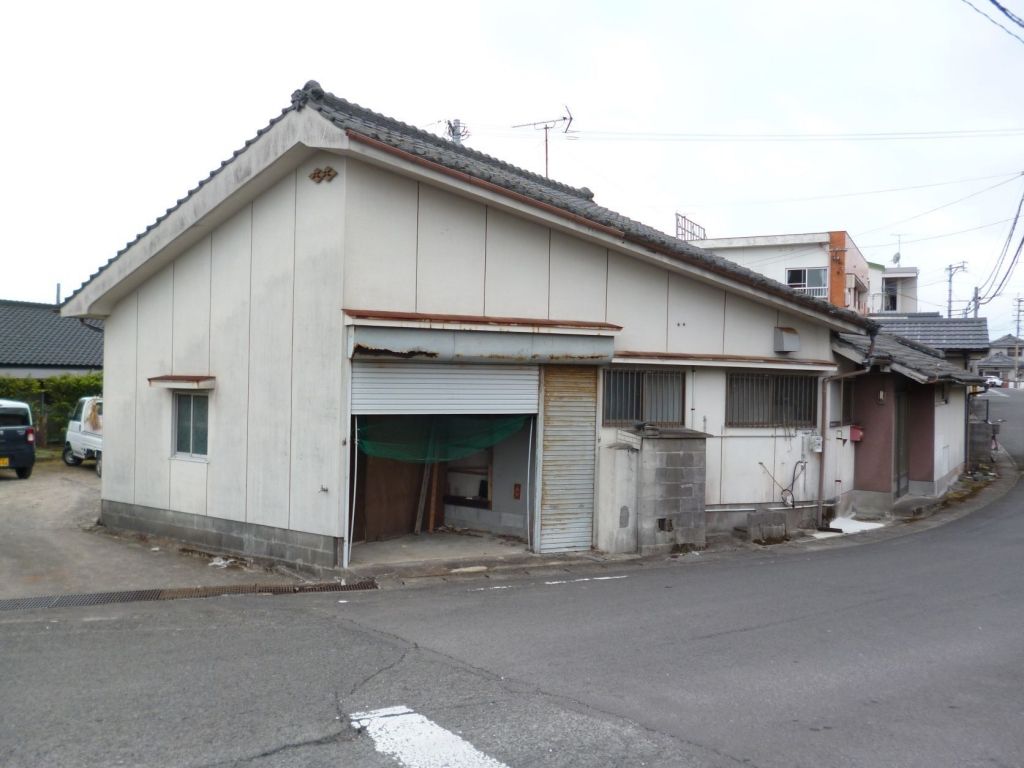 Renovation Project: 4K House on Large Corner Lot in Ichikikushikino - Thumbnail 3