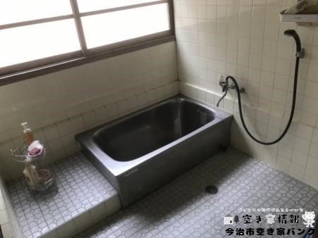 Pre-owned 8DK House on 444sqm Land in Imabari, Ehime - Thumbnail 3
