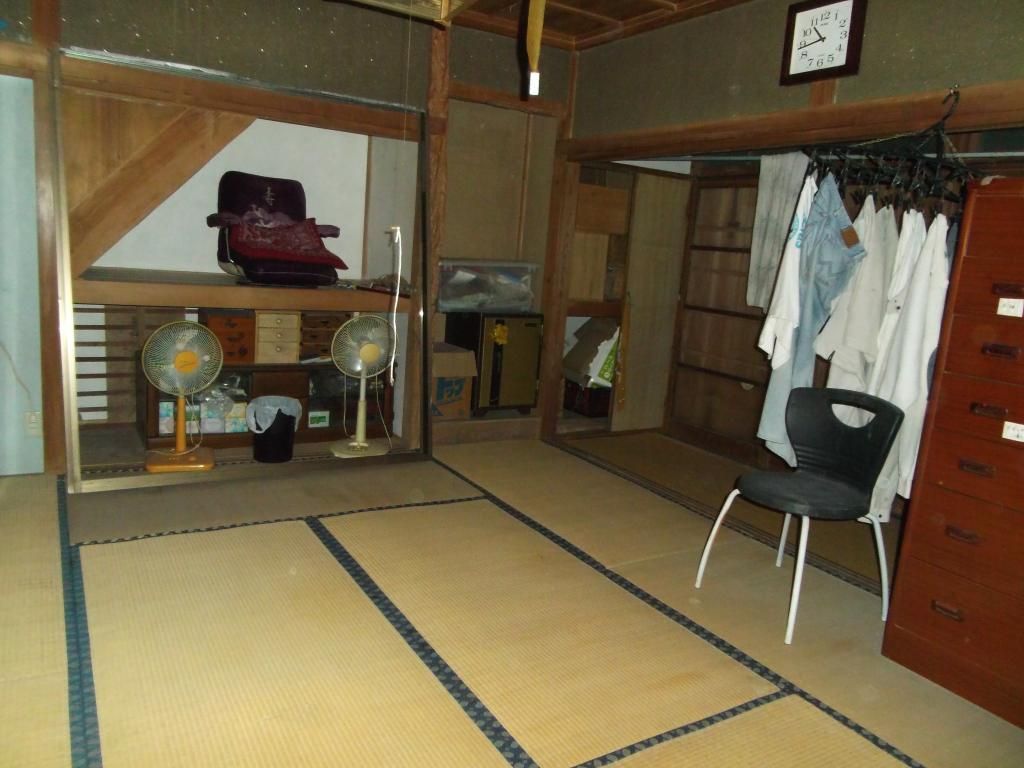 4DK House for Sale in Okutama Town, Tokyo - 290 sqm Land - Thumbnail 3