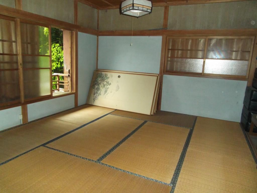 4DK House for Sale in Okutama Town, Tokyo - 290 sqm Land - Thumbnail 2