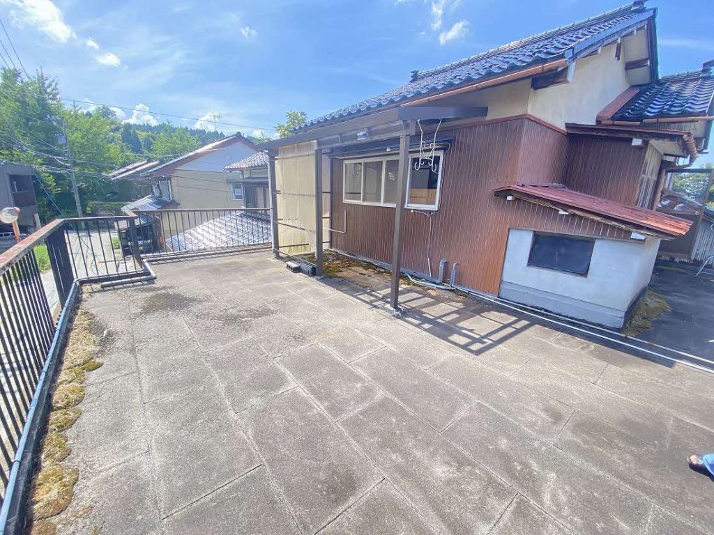 7DK Home with Workshop Space in Toyama's Kamidaki Area - Thumbnail 2