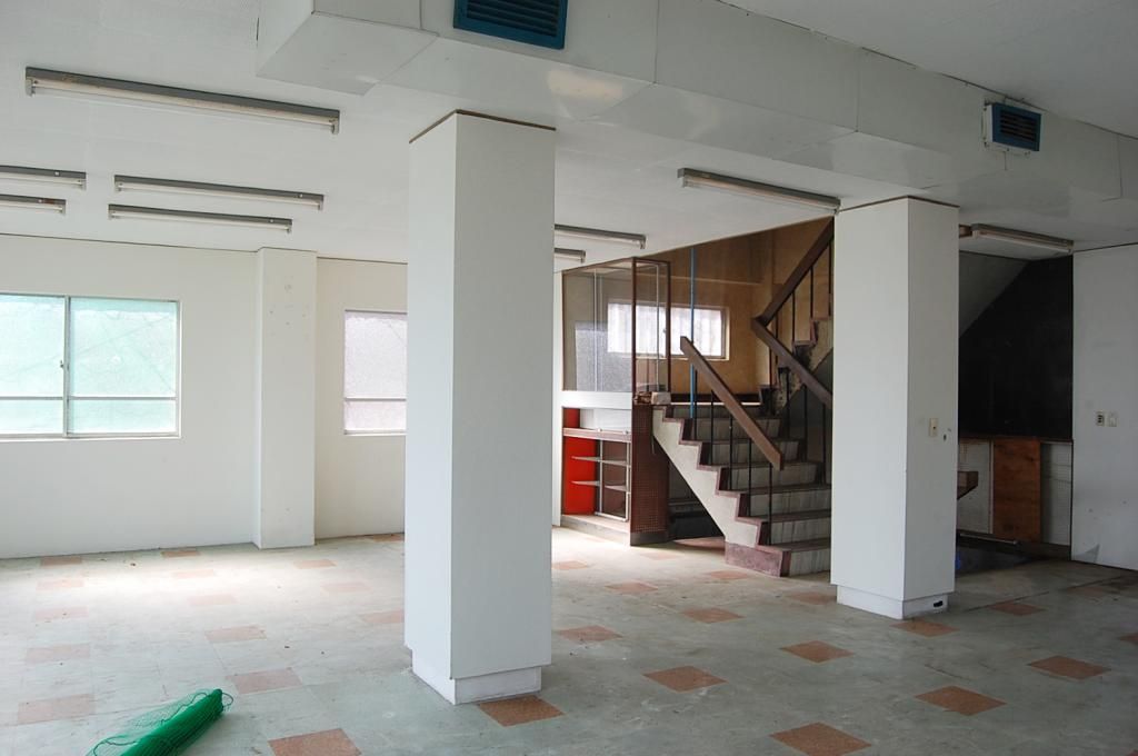 Vacant 3-Story Commercial Building for Rent in Tsukumi, Oita - Thumbnail 2