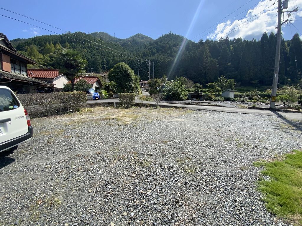 9DK Traditional House with Shed & Parking for 9+ Cars in Iwakuni - Image 11