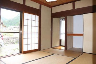 Traditional 2-Story Home in Kamitsutsuga, Akiota Town - 554m² Land — Image 4, Akiota, Hiroshima
