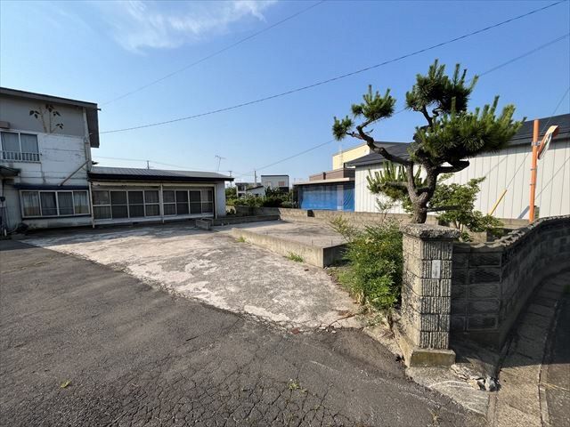 Large 7DK Akiya House on 1745 sqm Land in Goshogawara, Aomori - Thumbnail 2