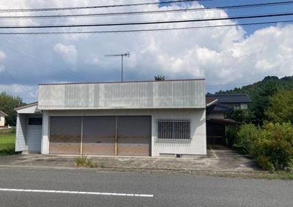 7LDK Shop & Home with Barn & Farmland in Mihara, Hiroshima - Thumbnail 2