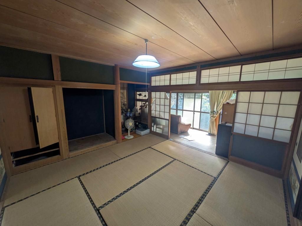 7DK House for Sale in Nagomi Town, Kumamoto - 193 sqm - Thumbnail 2