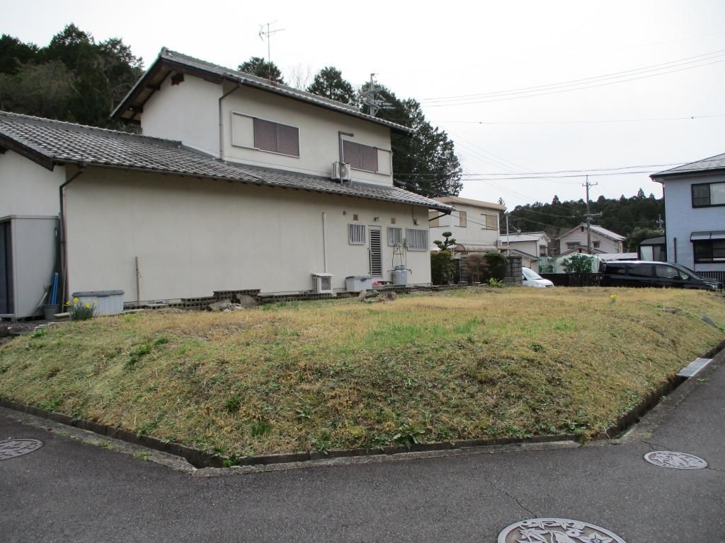 Vacant Land for Sale in Quiet Nabari Area Near Akameguchi Station - Thumbnail 2