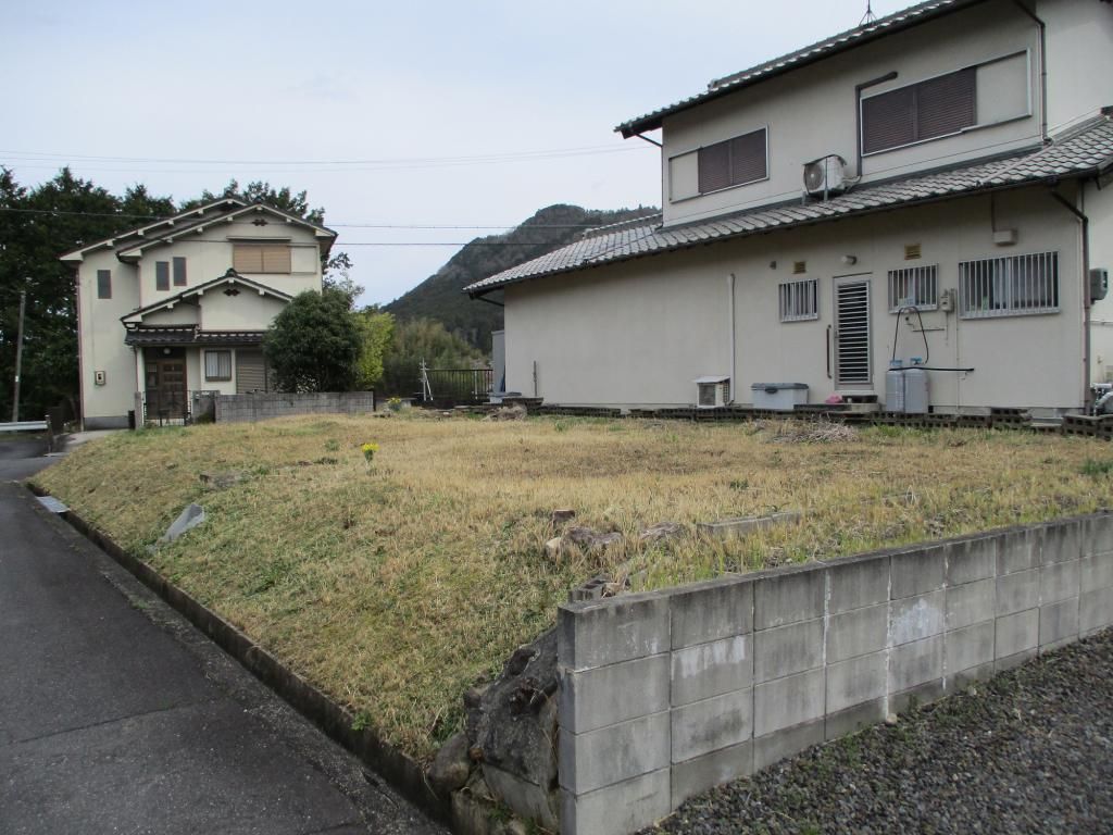 Vacant Land for Sale in Quiet Nabari Area Near Akameguchi Station - Thumbnail 4