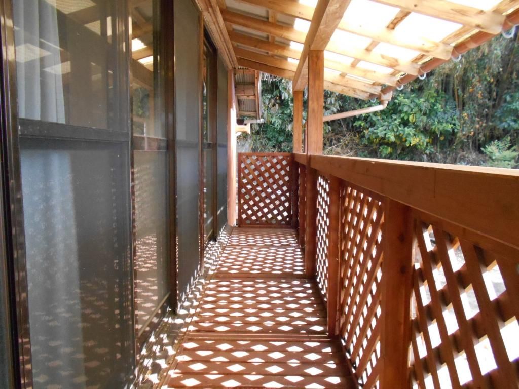 4DK House for Sale in Ebino, Miyazaki with Large Land & Hot Spring Access - Thumbnail 2